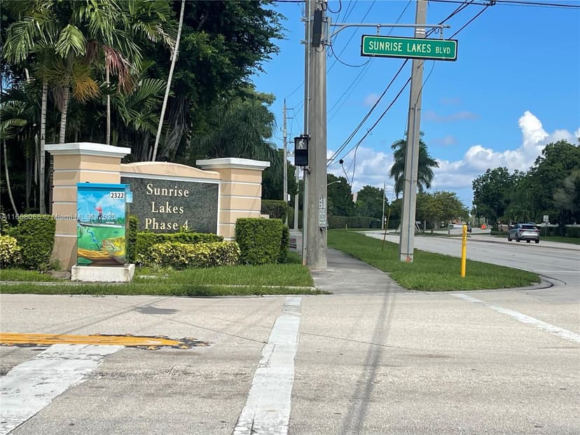 10442 Sunrise Lakes Blvd # 303, Sunrise FL 33322