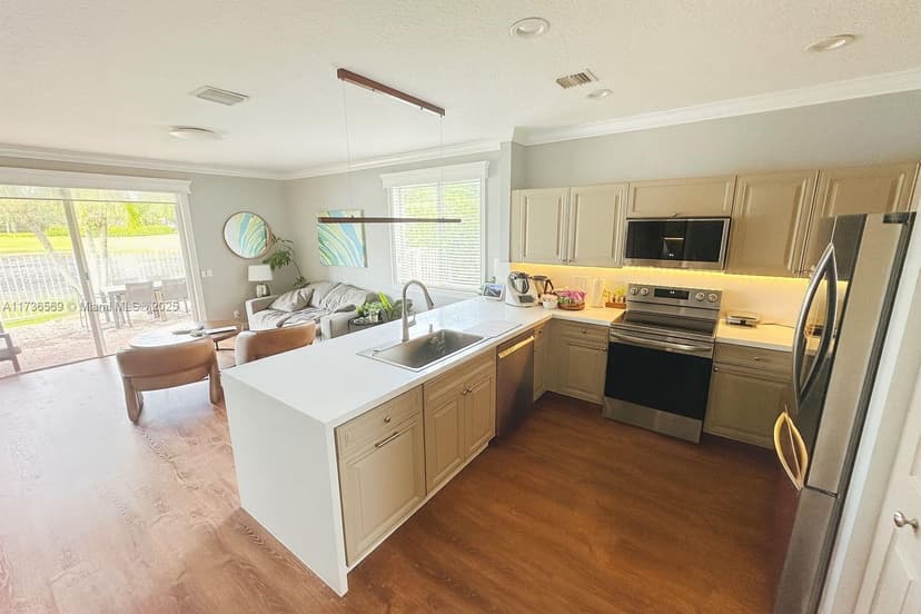920 Golden Cane Dr, Weston FL 33327