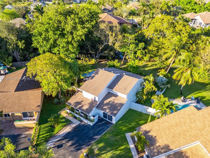 8211 SW 39th Ct, Davie FL 33328