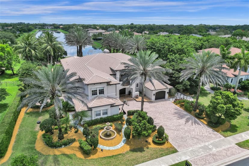 11356 Canyon Maple Blvd, Davie FL 33330