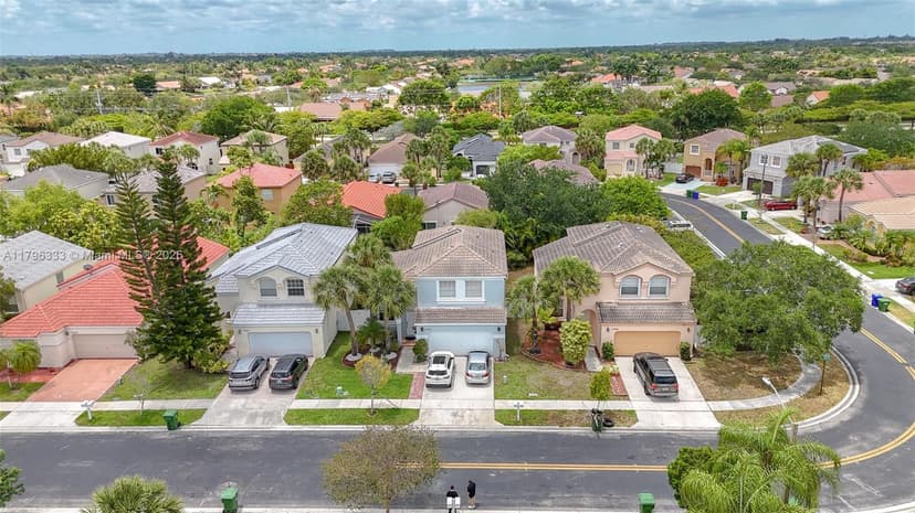 1374 NW 159th Ave, Pembroke Pines FL 33028