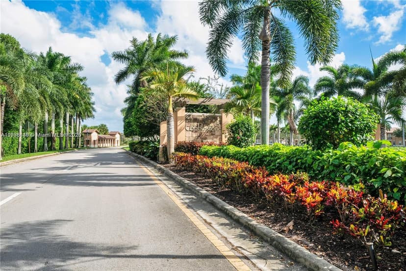 531 SW 147th Ave # 4, Pembroke Pines FL 33027