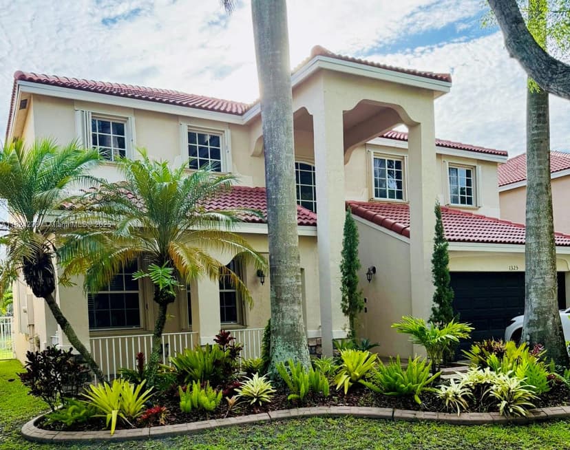 1325 Chenille Cir, Weston FL 33327