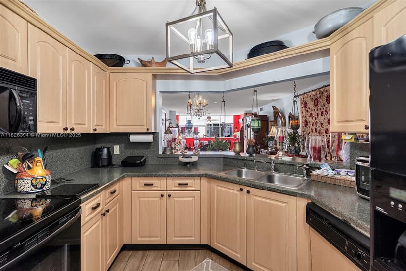 2603 NW 103rd Ave # 310, Sunrise FL 33322