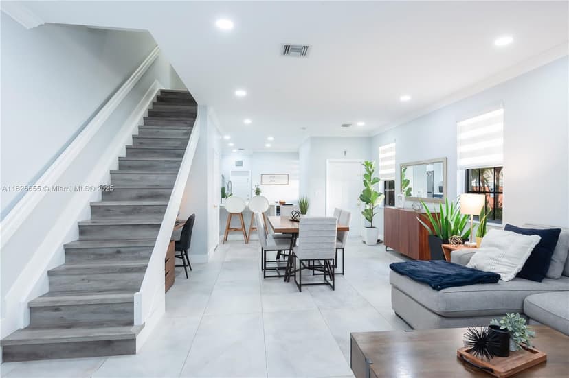 3891 Tree Top Dr, Weston FL 33332
