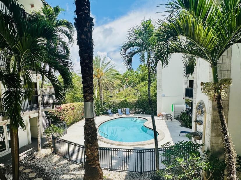 924 SE 2nd St # 9, Fort Lauderdale FL 33301