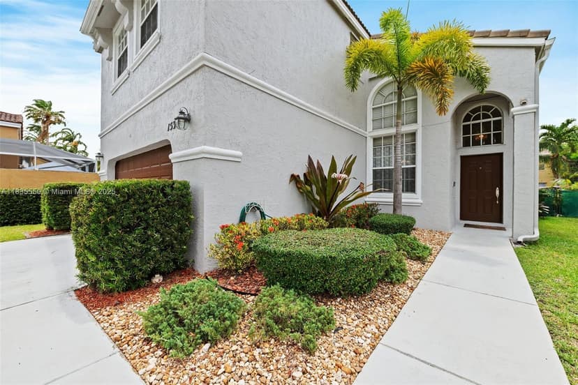 15376 NW 14th Mnr, Pembroke Pines FL 33028