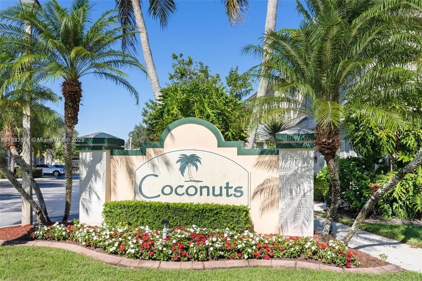 16679 Hemingway Dr, Weston FL 33326