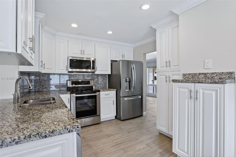 5320 SW 88th Ter, Cooper City FL 33328