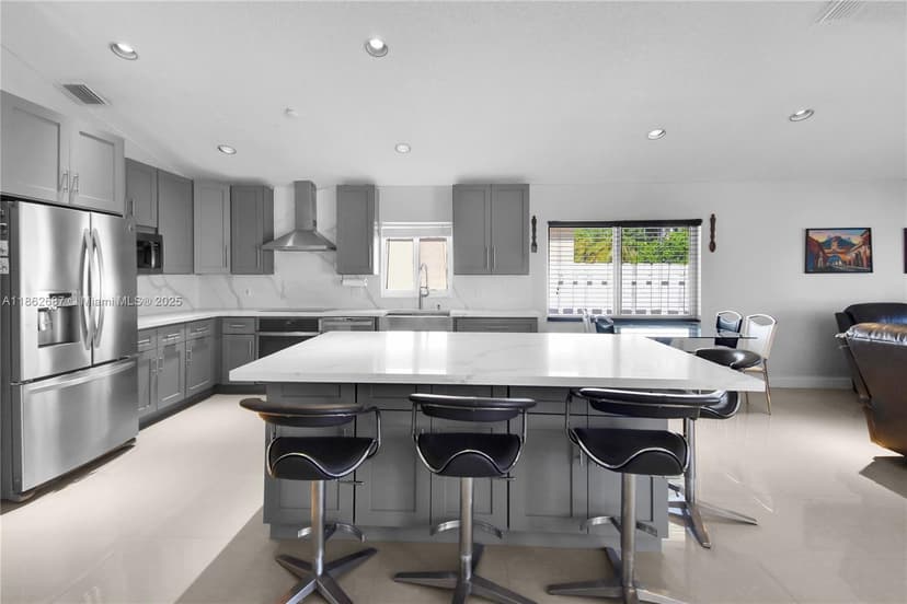 211 Cameron Ct, Weston FL 33326