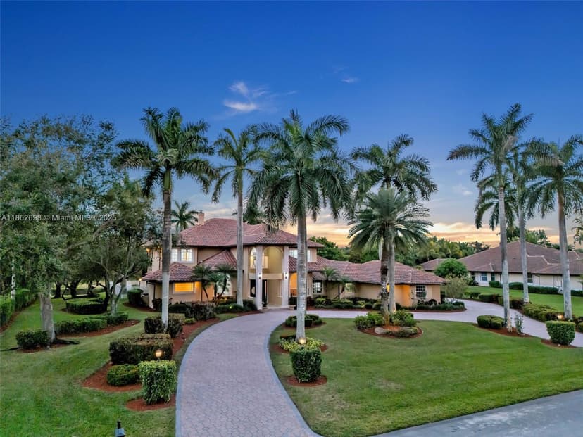 3855 Windmill Lake Rd, Weston FL 33332