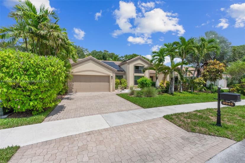 9945 W TREE TOPS COURT, Davie FL 33328