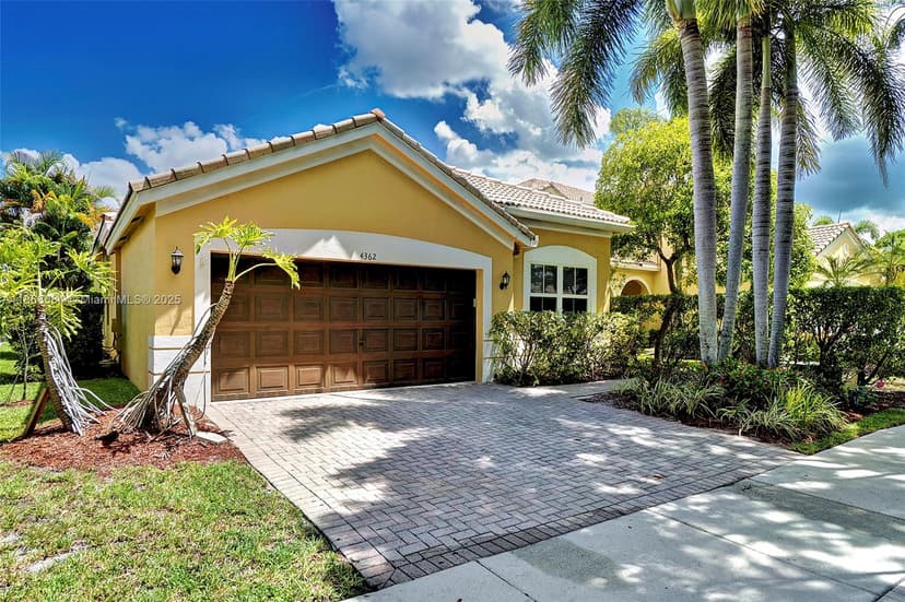 4362 Foxtail Ln, Weston FL 33331