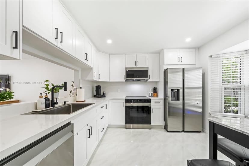 3803 NW 122nd Ter, Sunrise FL 33323