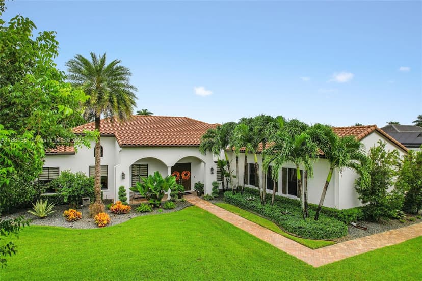 10501 N Camelot Cir, Davie FL 33328