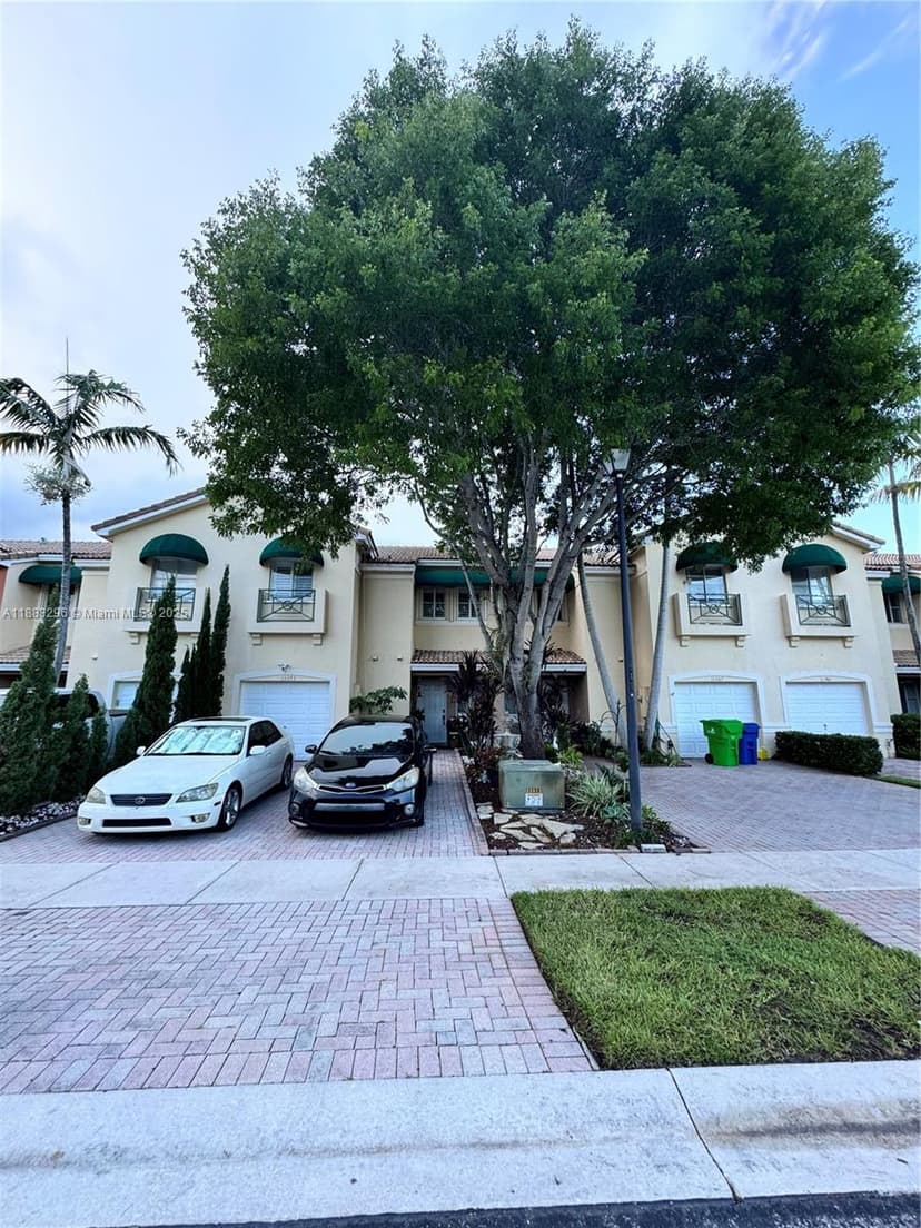 11373 NW 34th Pl, Sunrise FL 33323