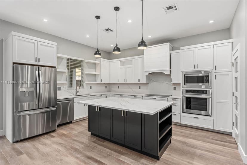 2431 NE 20th Ave, Lighthouse Point FL 33064