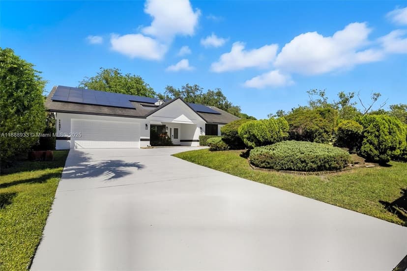11521 NW 23rd St, Plantation FL 33323