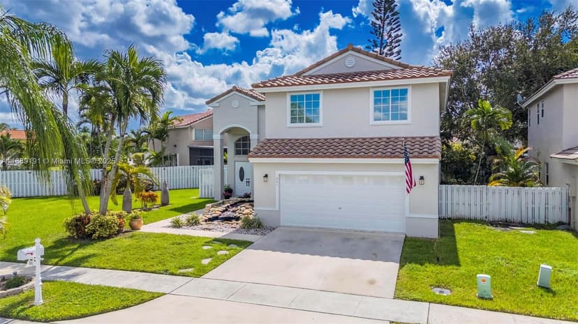 1061 NW 190th Ave, Pembroke Pines FL 33029