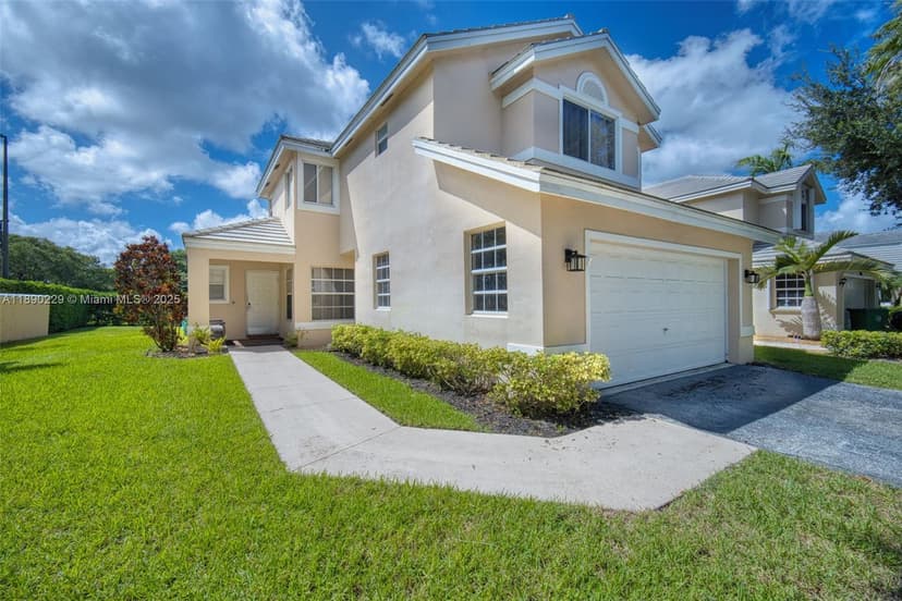 2913 Myrtle Oak Cir, Davie FL 33328
