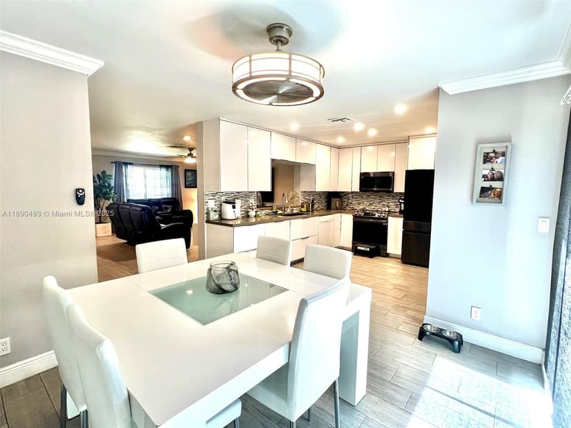 3609 NW 122nd Ter, Sunrise FL 33323