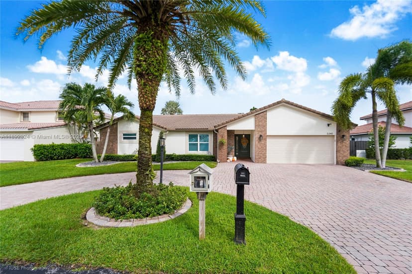 5340 Lancelot Ln, Davie FL 33331